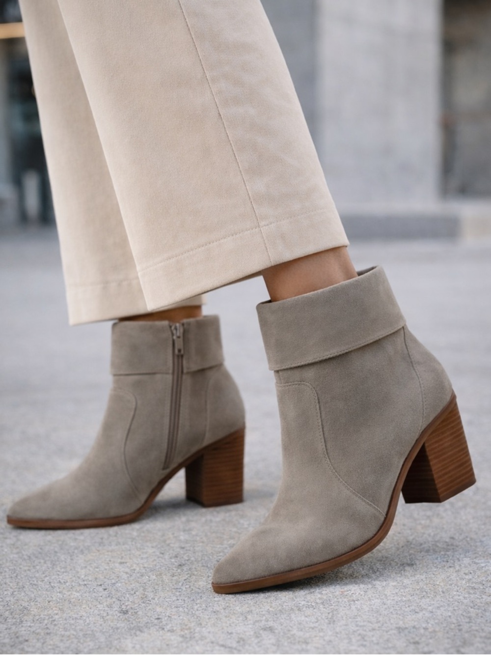 Blondo Sinner Waterproof Pointed Toe Suede Gray Block Heel Side Zipper Size 9.5‎